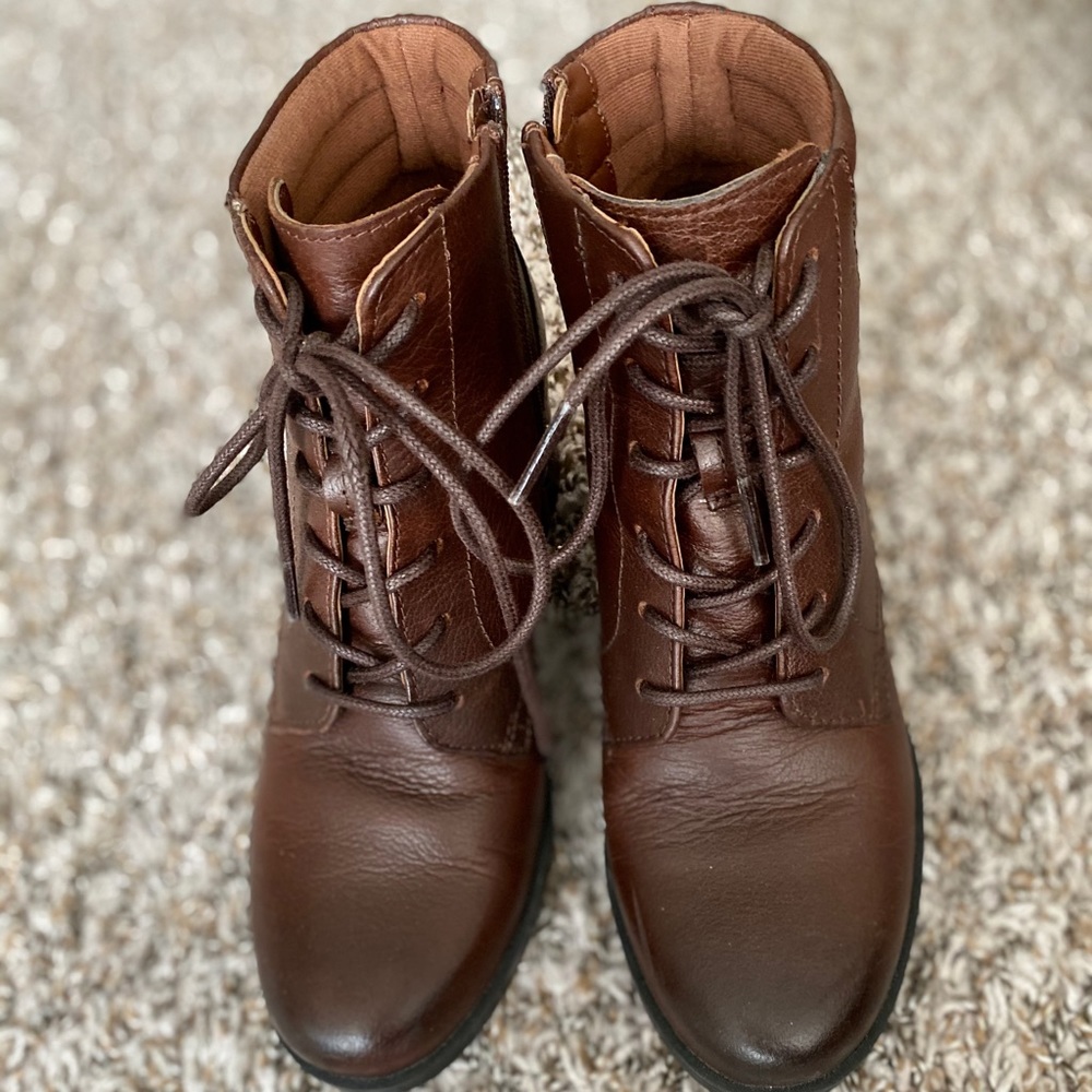 Brown casual boots